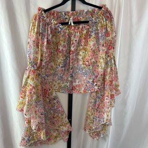 Live 4 Truth Off the Shoulder Bell Sleeves Floral Print Crop Top, size Large